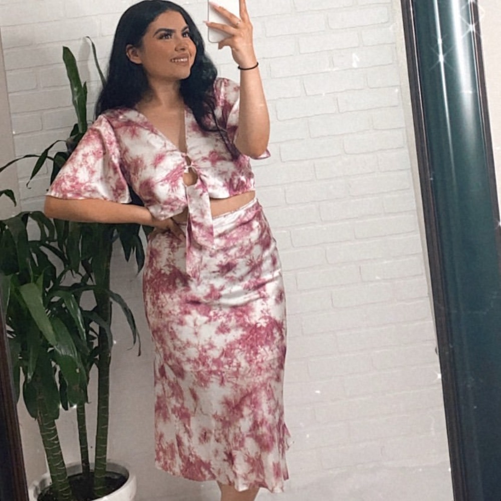 TWO PIECE SET PINK TIE DYE BNWT